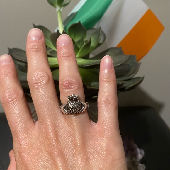 Claddagh ring - Picture 7 of 9